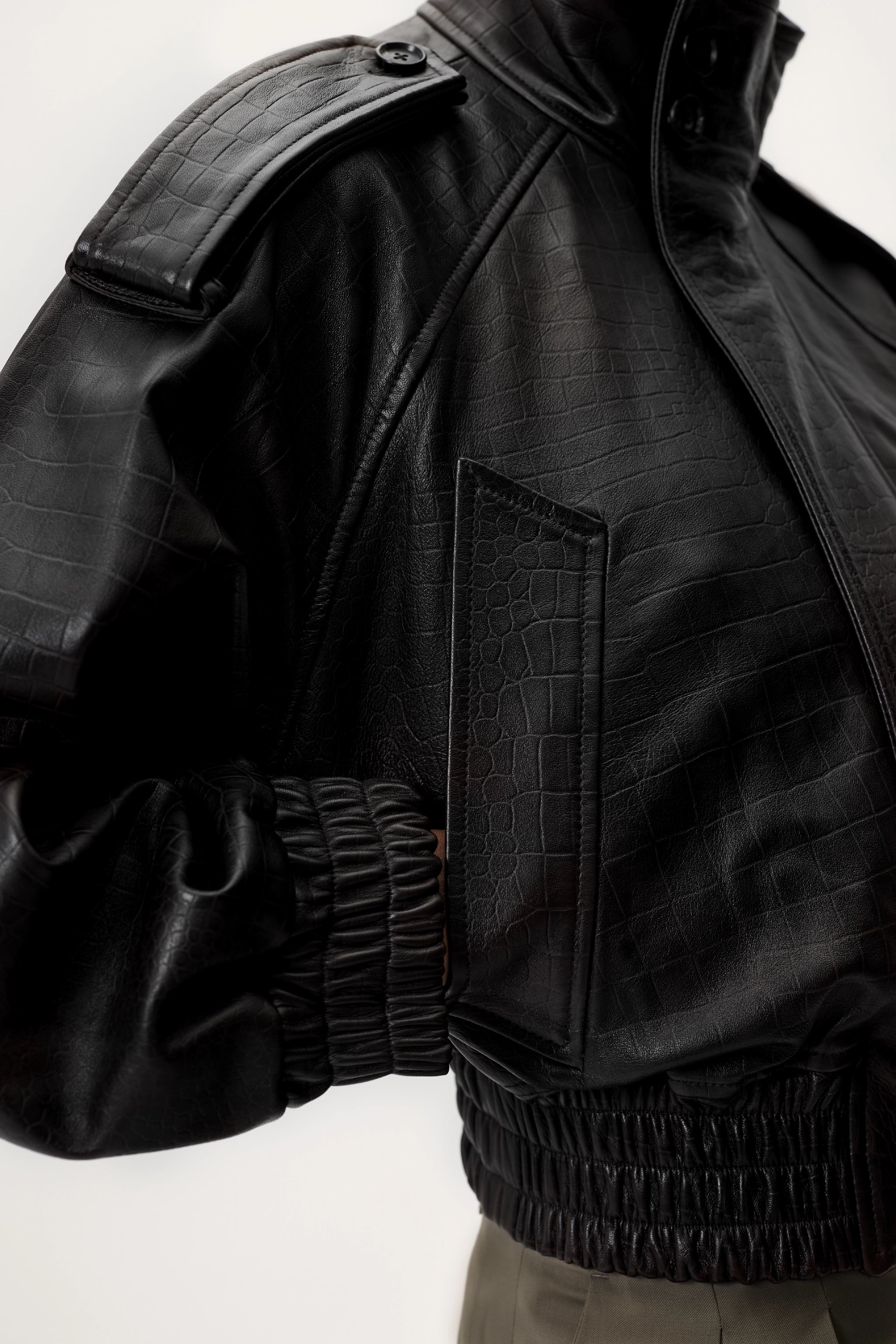 NAPPA BOMBER IN BLACK