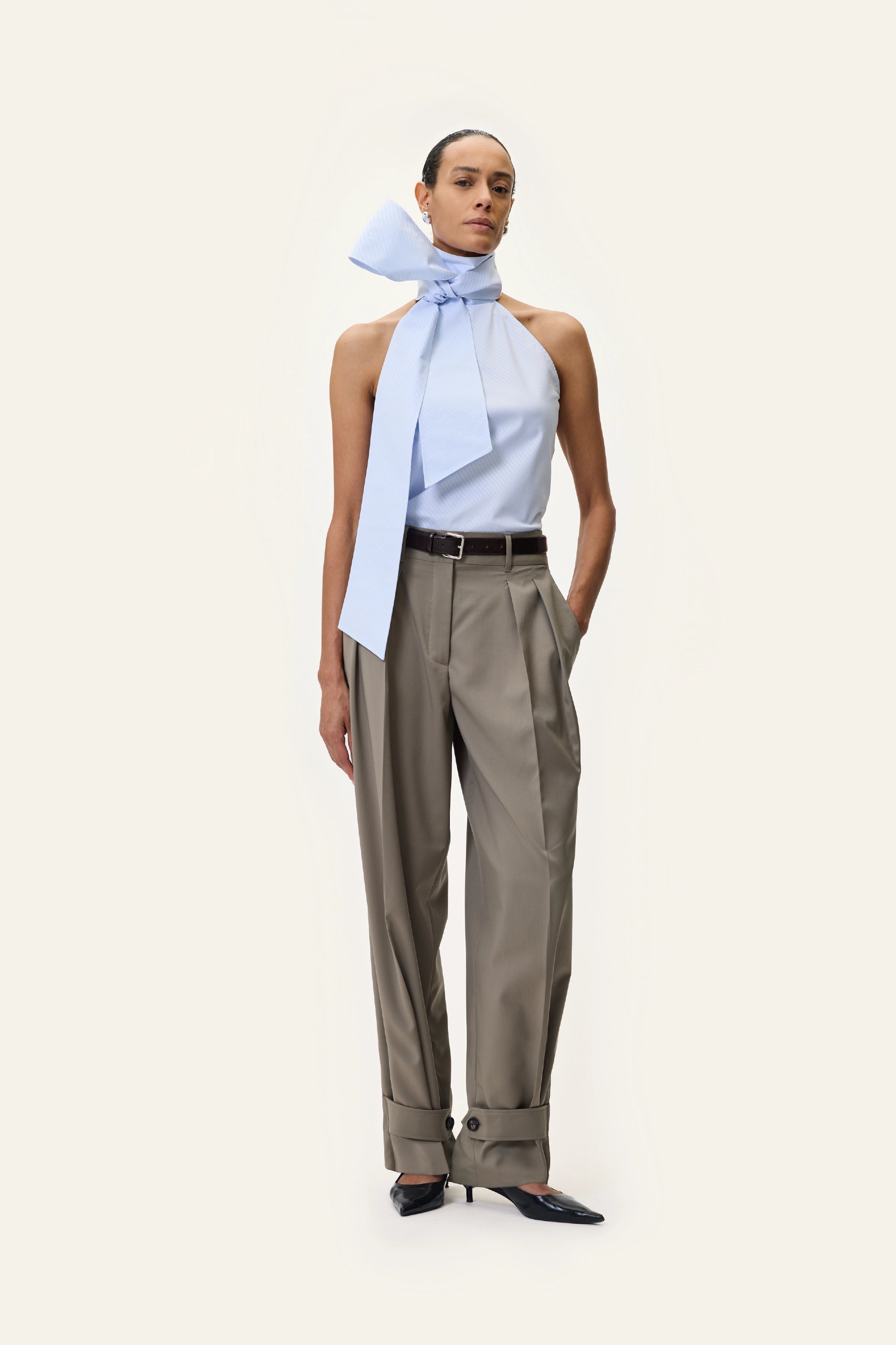 TAILORED PANTS IN TAUPE