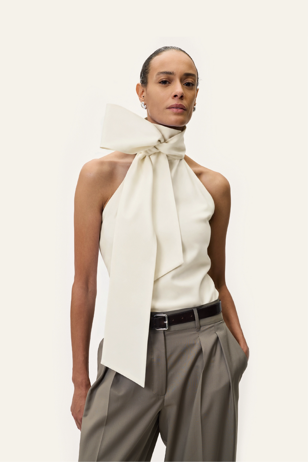MAXI BOW TOP IN BUTTER CREAM