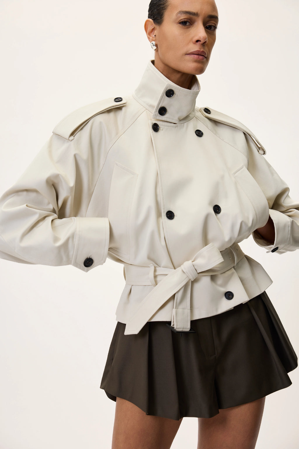 CROPPED TRENCH COAT IN IVORY