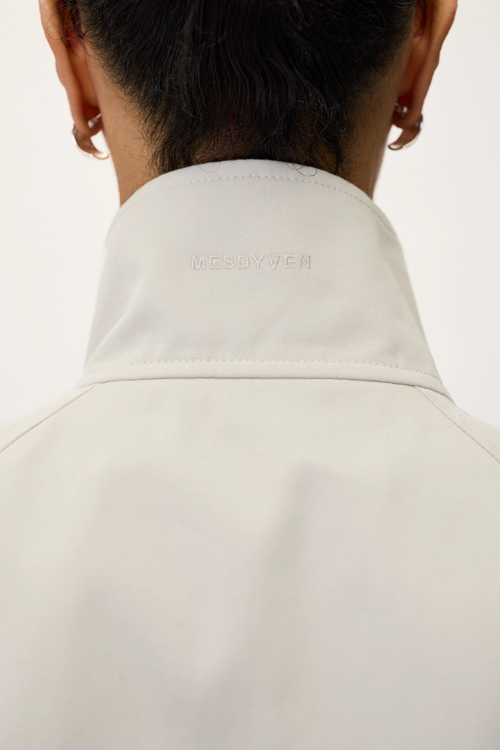 CROPPED TRENCH COAT IN IVORY