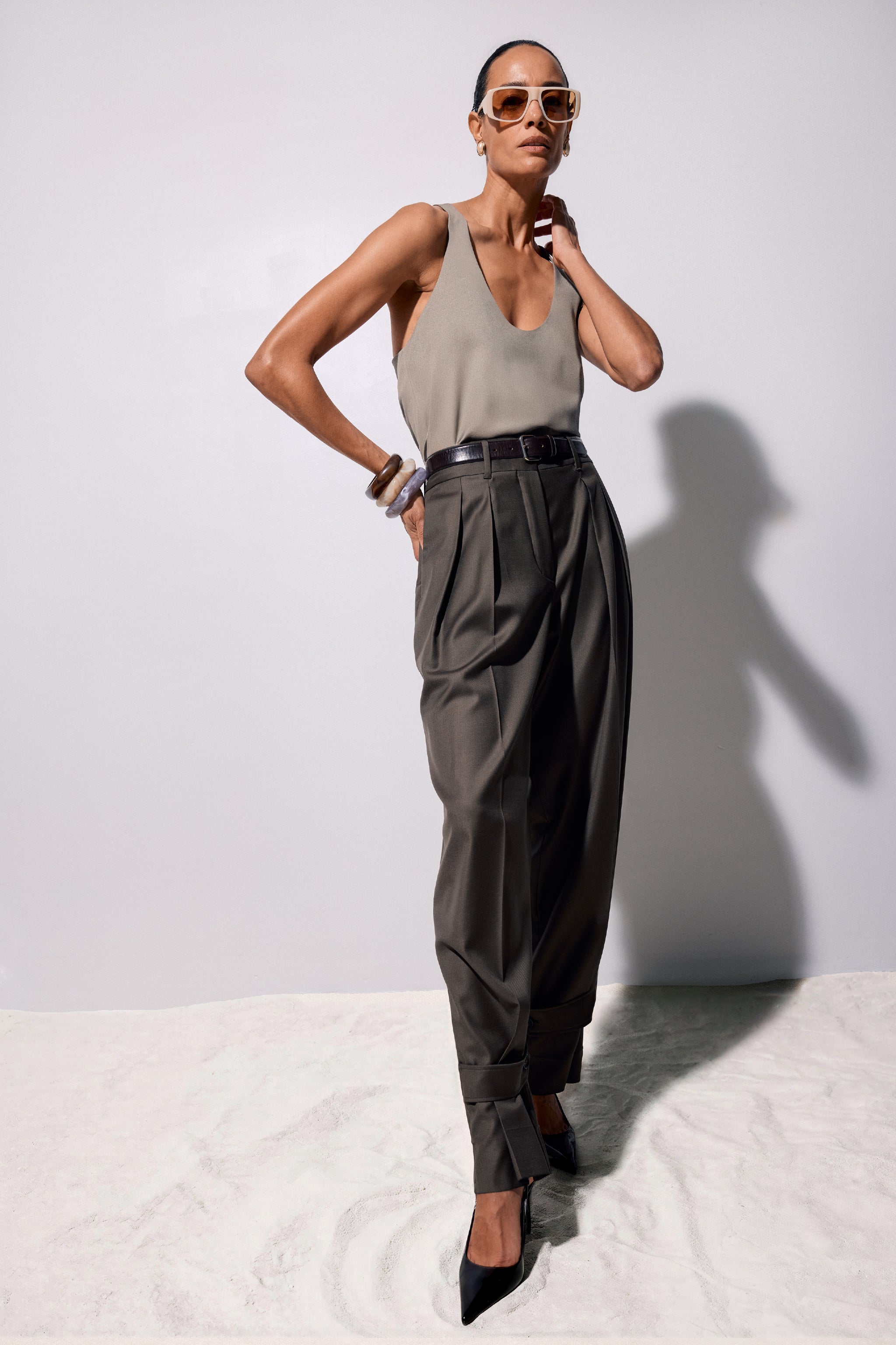 TAILORED PANTS IN KHAKI