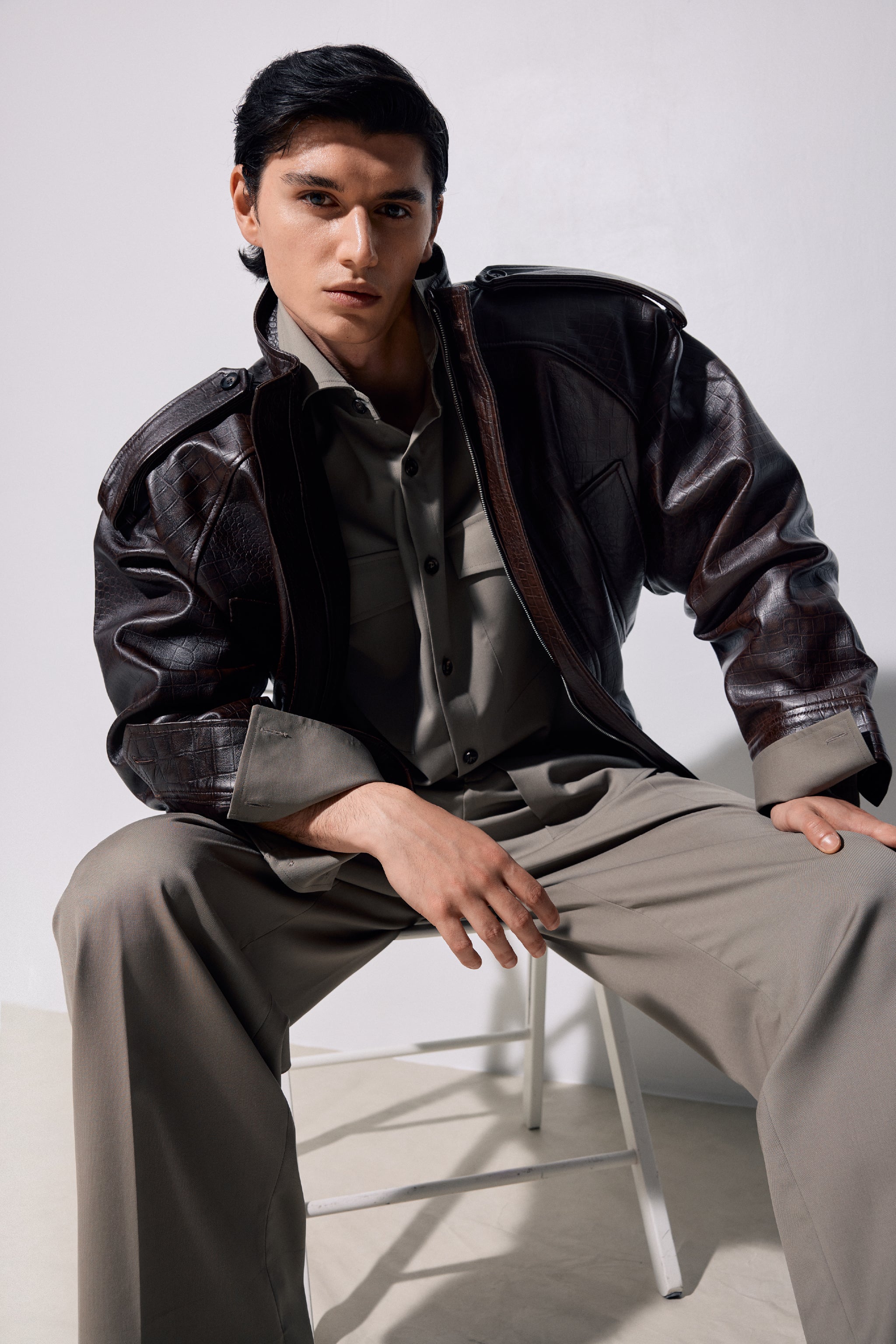 TAILORED PANTS IN TAUPE