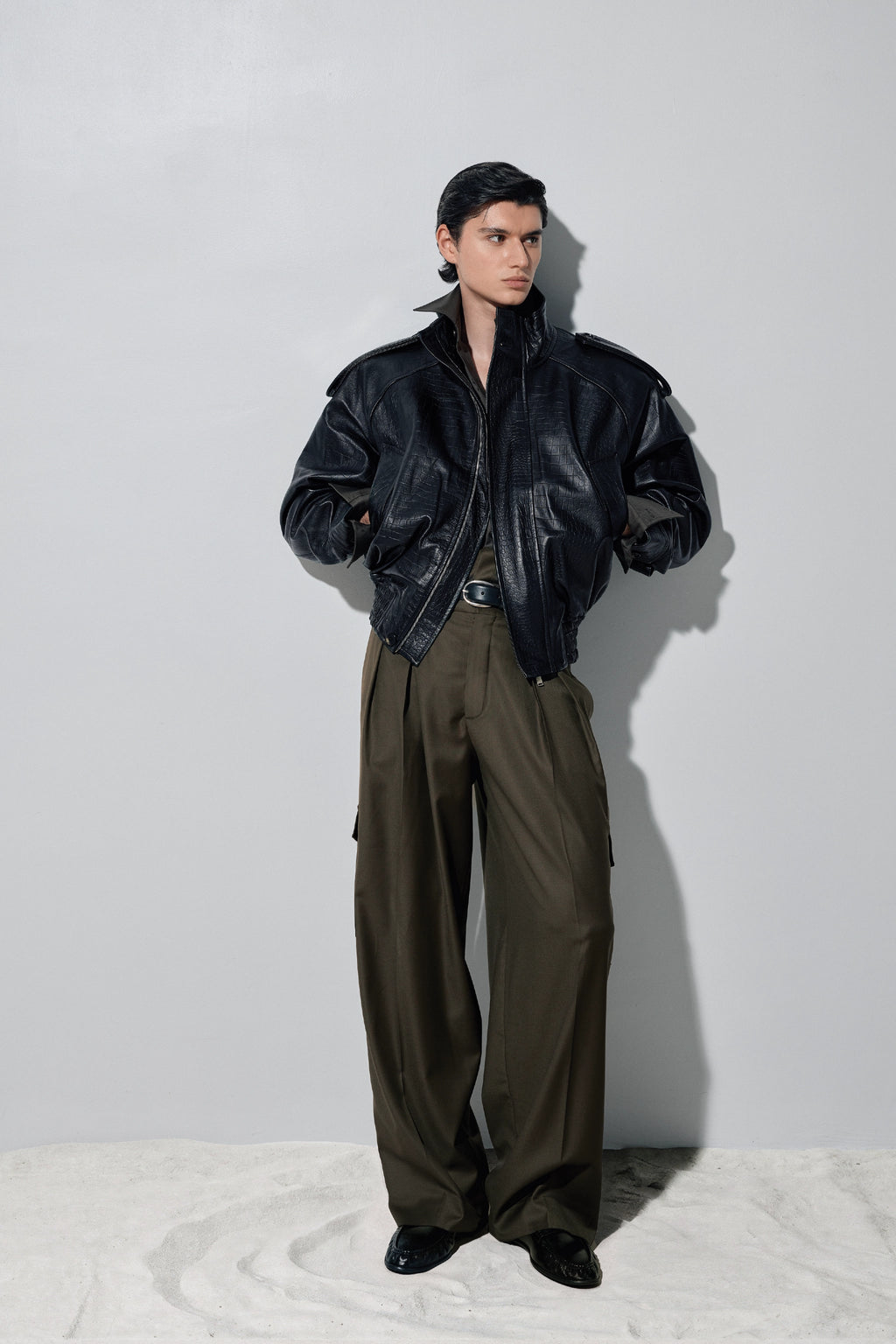 TAILORED PANTS IN KHAKI