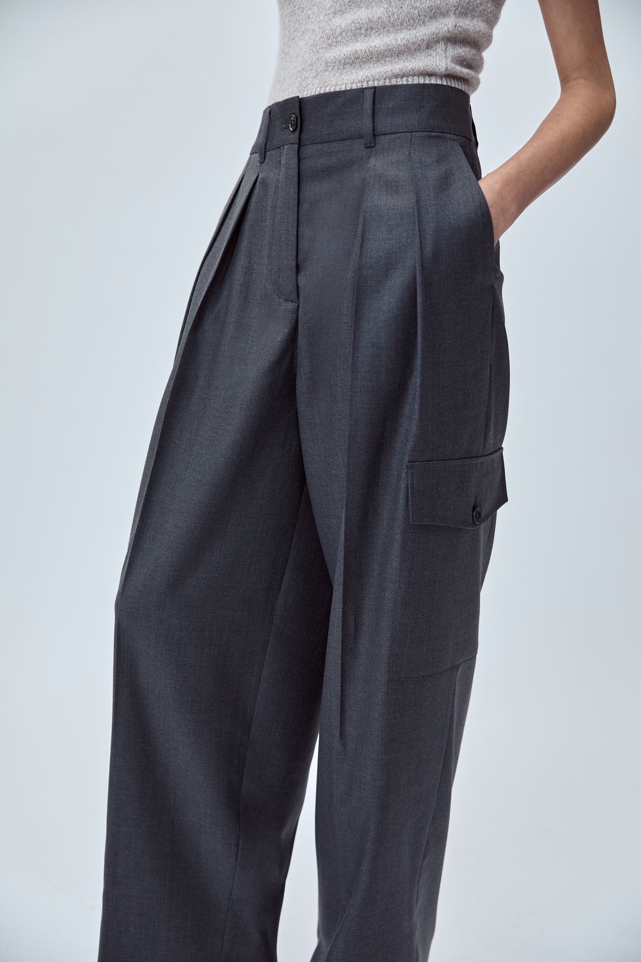DOUBLE-PLEATED TAILORED PANT IN VIRGIN WOOL