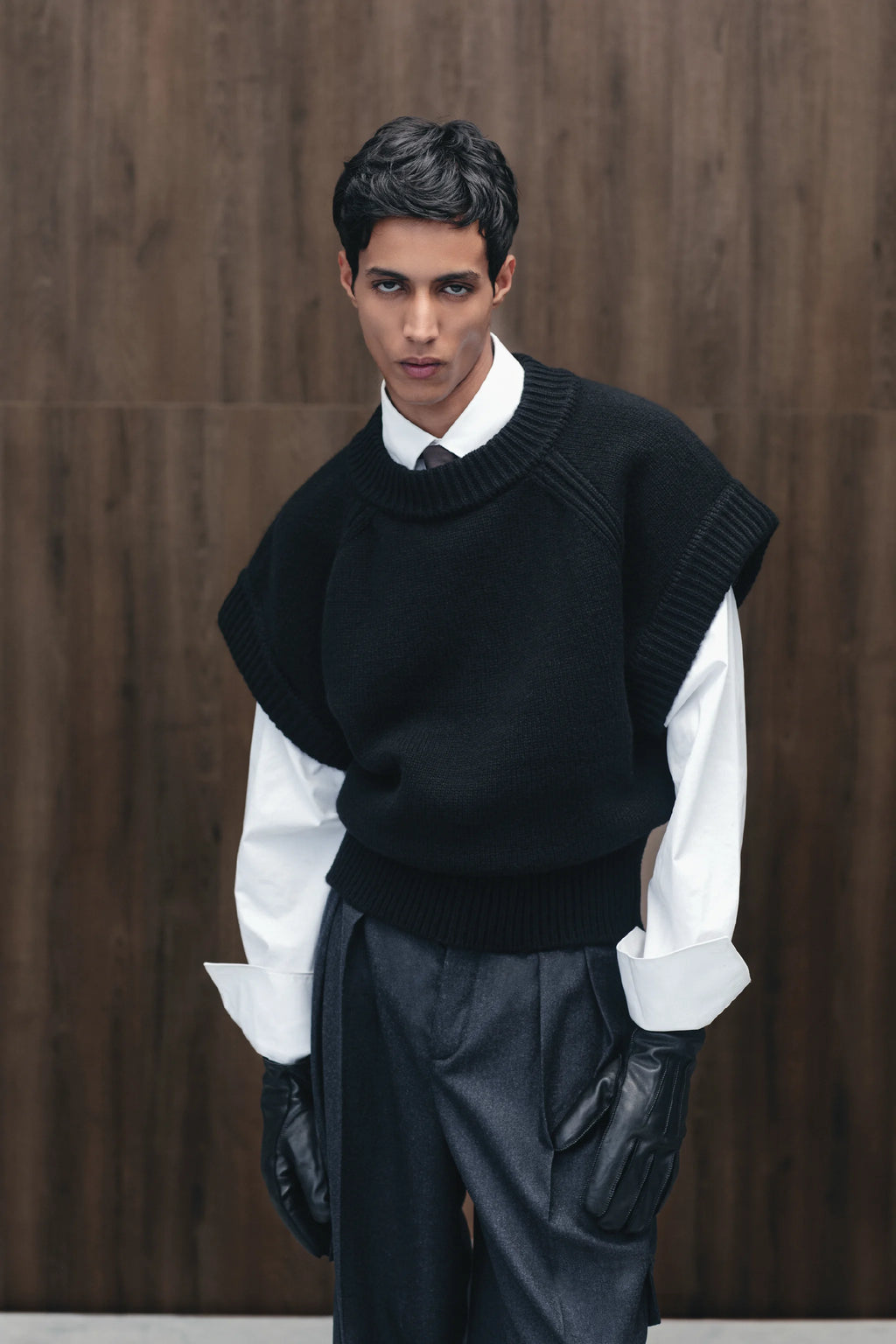 SLEEVELESS KNIT JERSEY IN BLACK
