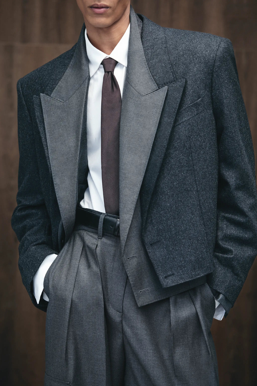 CROPPED BLAZER AUS SCHURWOLLFLANELL
