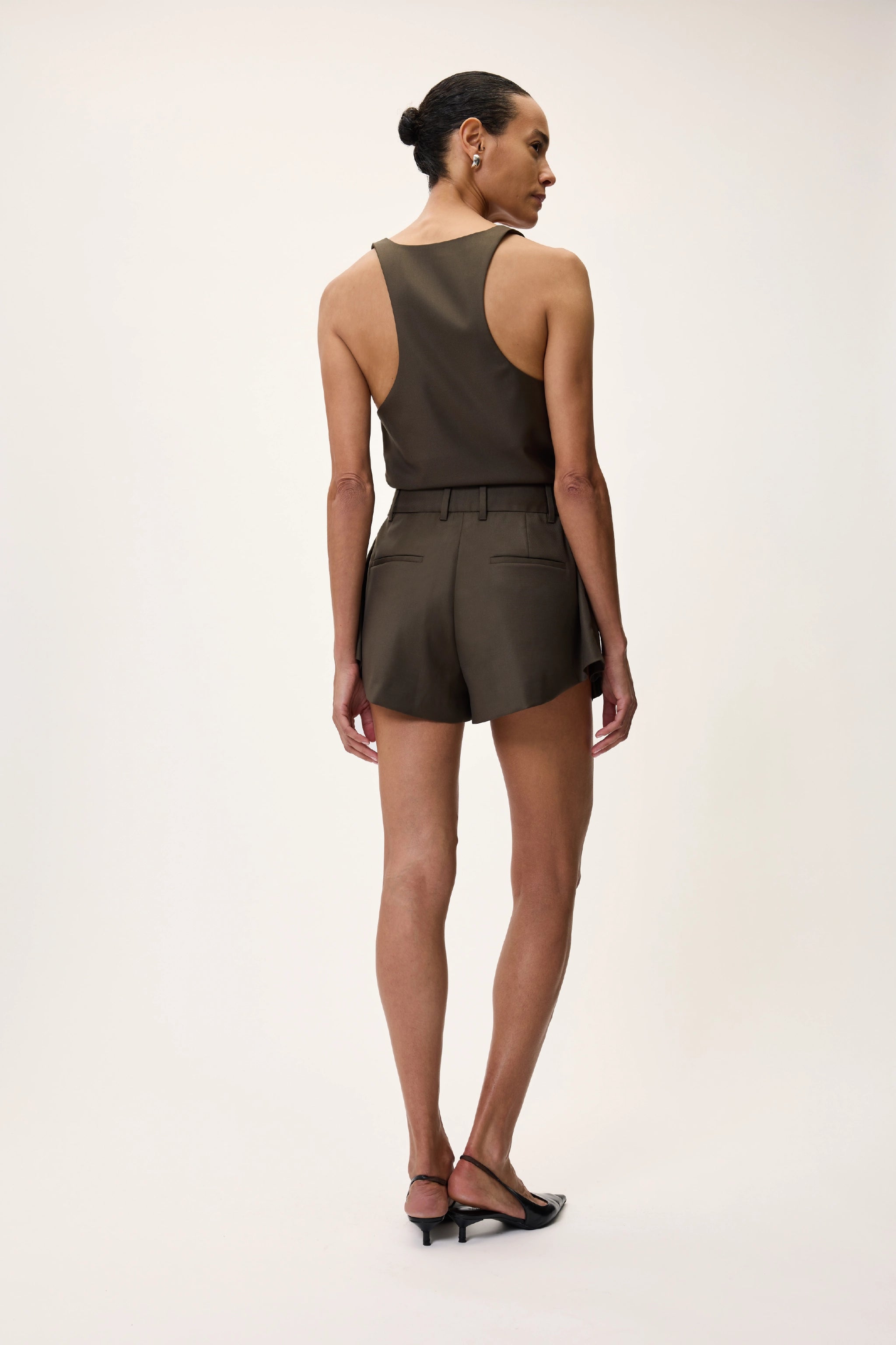 TAILORED MINI-SHORT IN KHAKI