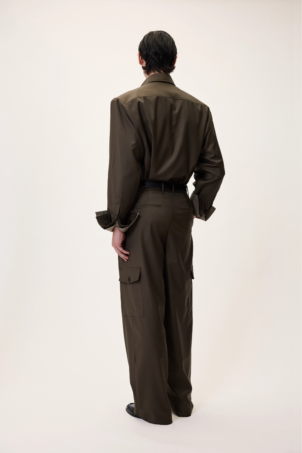PADDED SHOULDER OVERSHIRT IN KHAKI