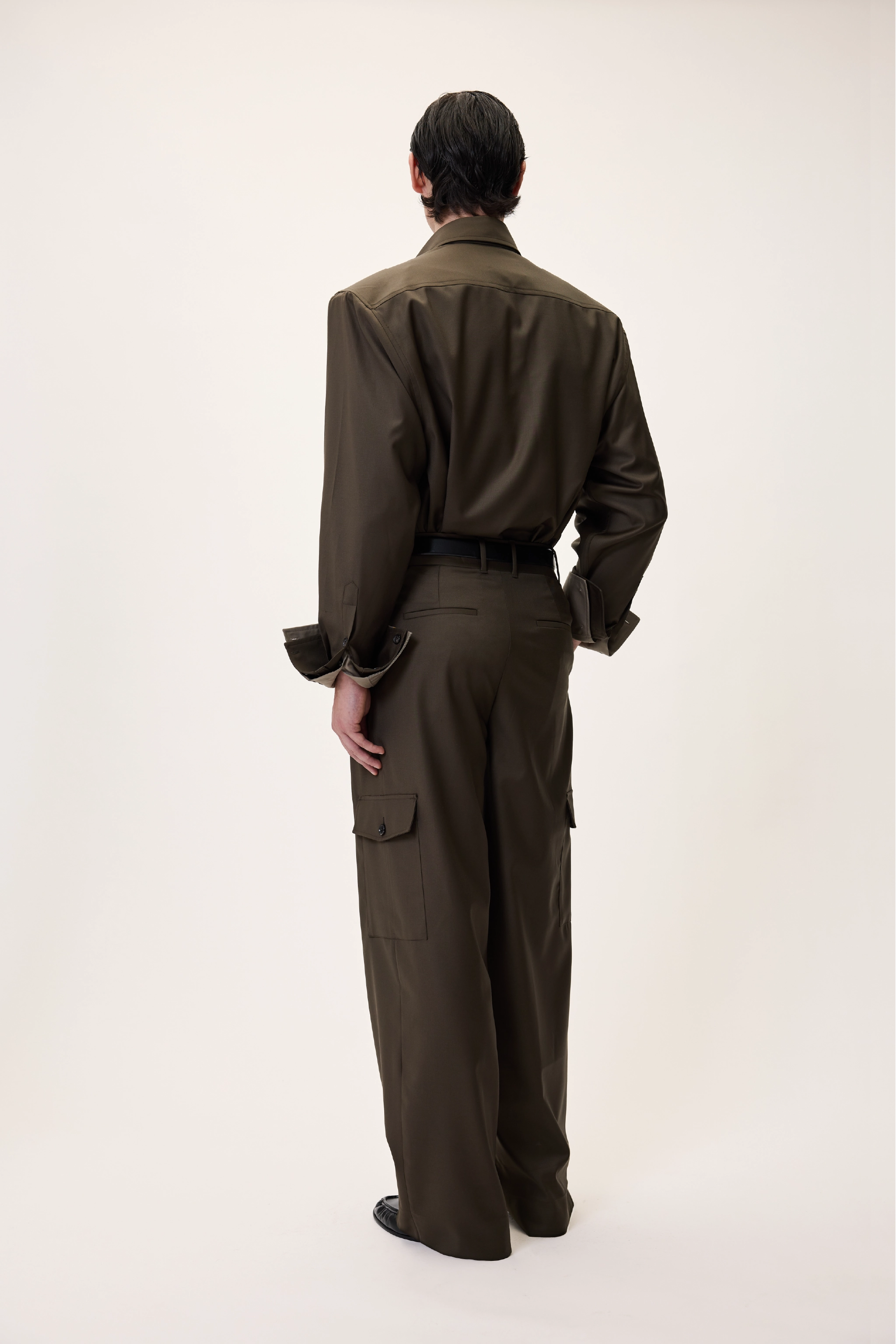 PADDED SHOULDER OVERSHIRT IN KHAKI