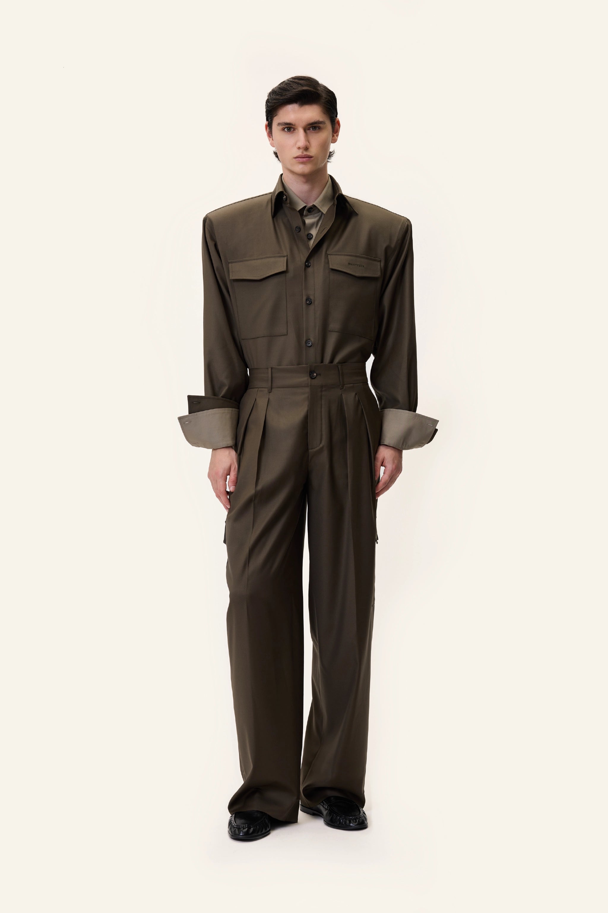 PADDED SHOULDER OVERSHIRT IN KHAKI