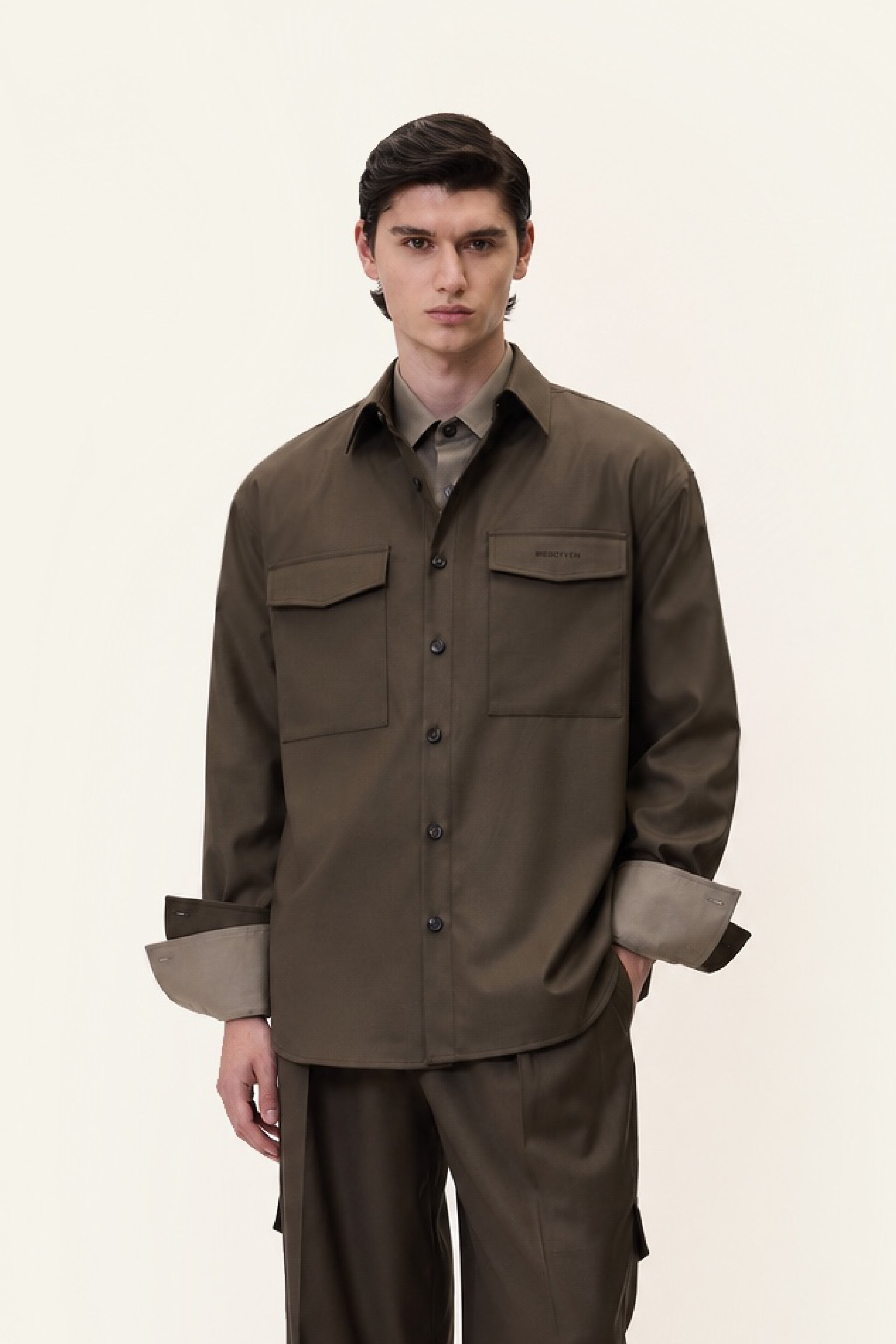 REMOVABLE PAD OVERSHIRT IN KHAKI