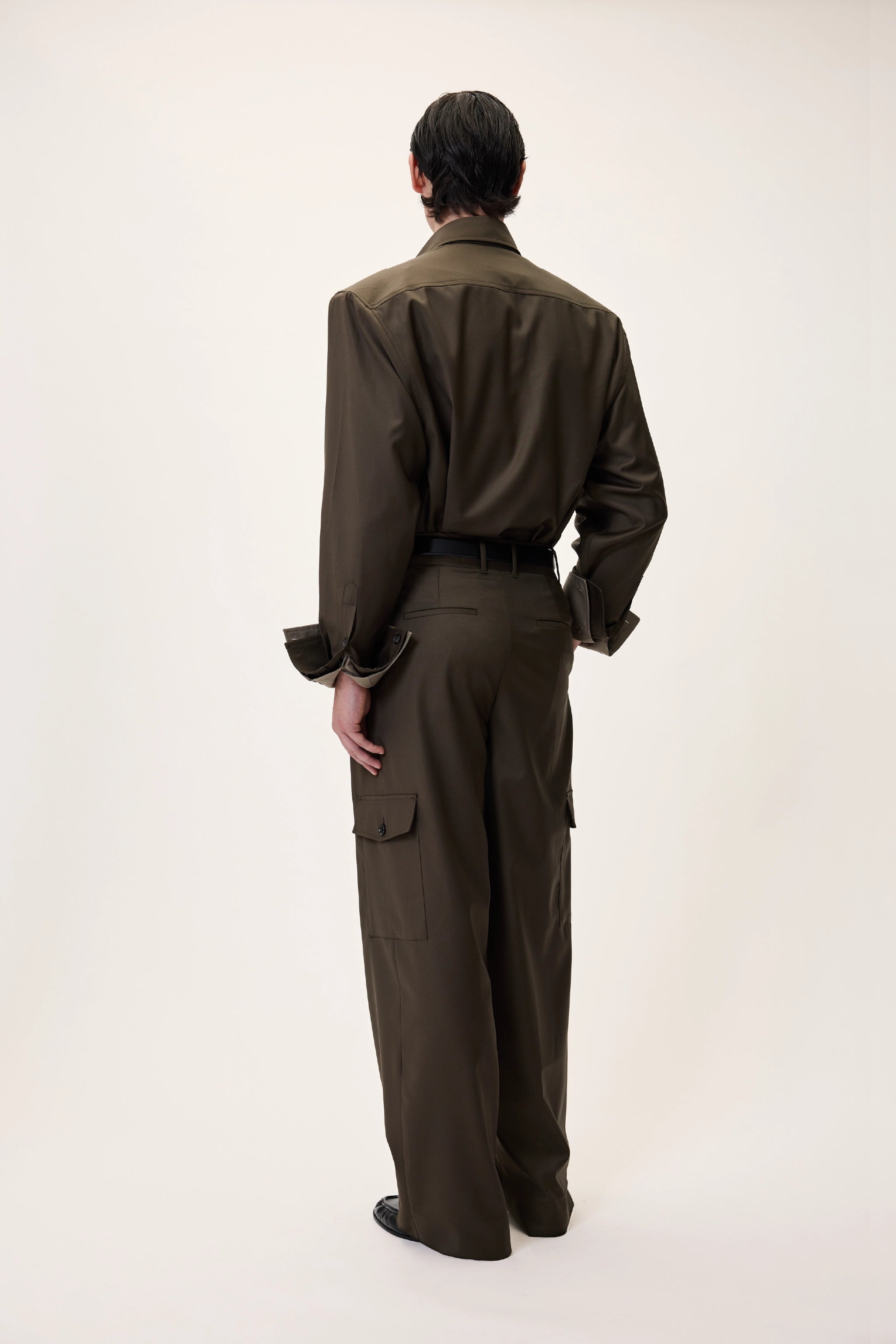 TAILORED PANTS IN KHAKI