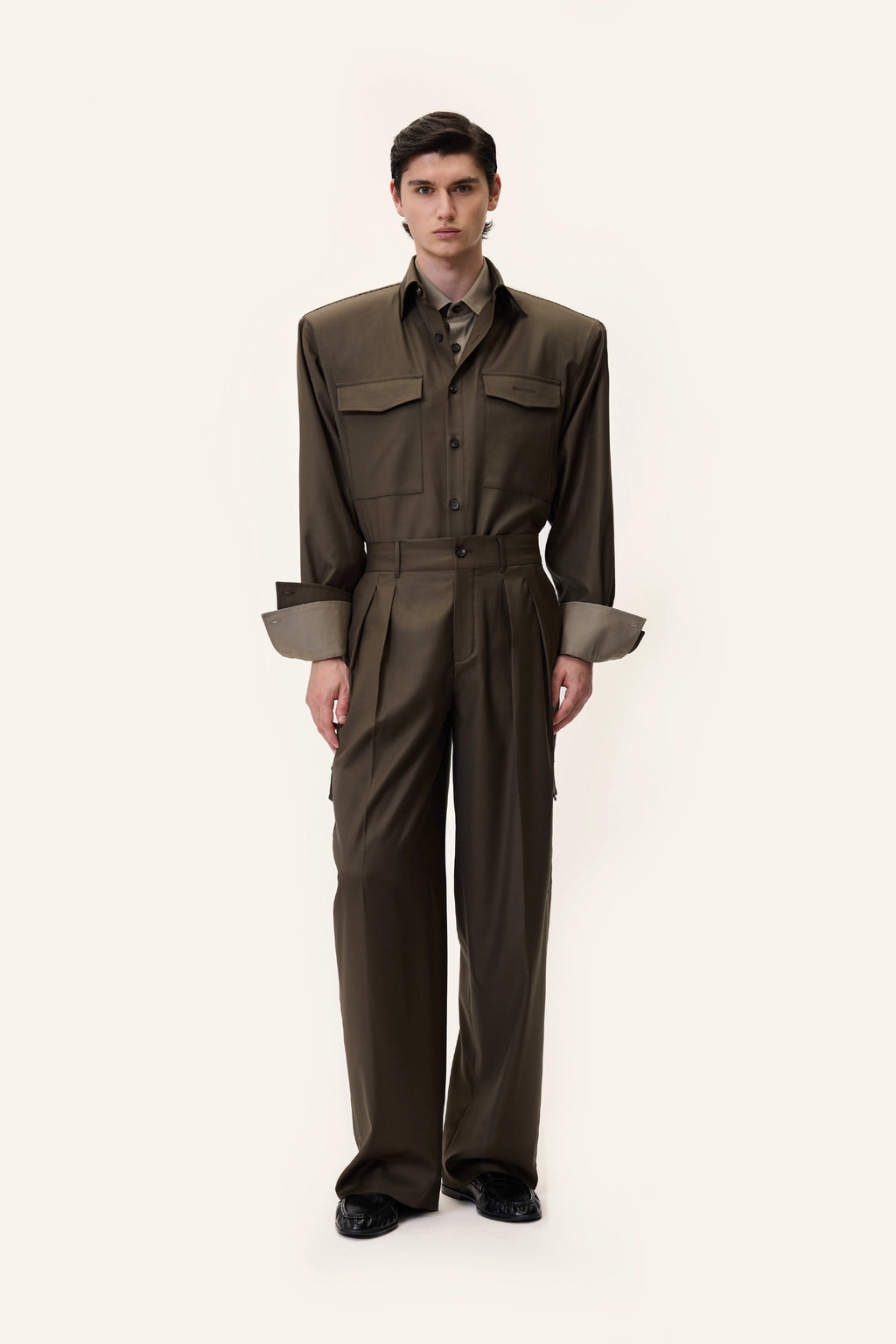 TAILORED PANTS IN KHAKI