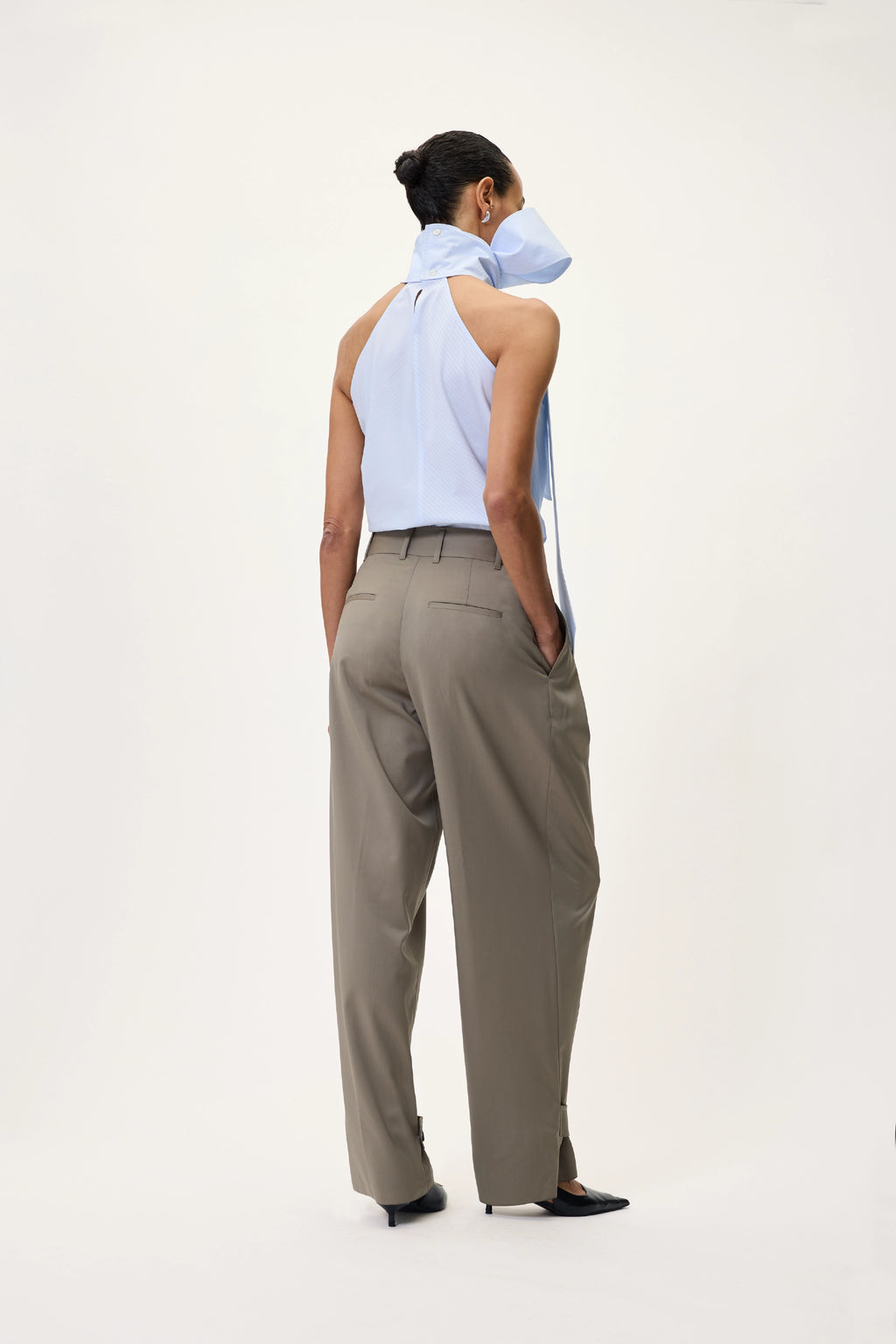 TAILORED PANTS IN TAUPE