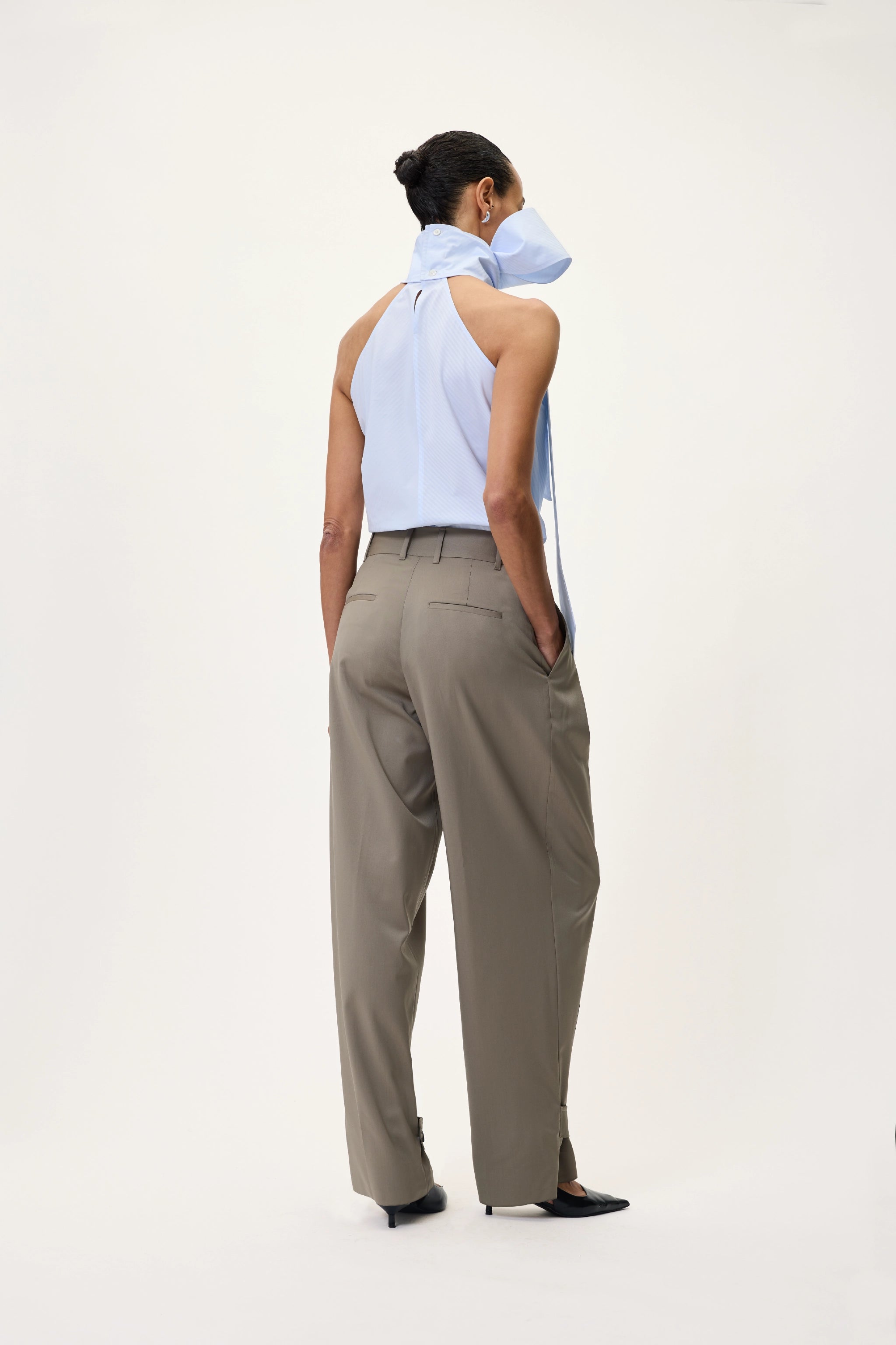TAILORED PANTS IN TAUPE