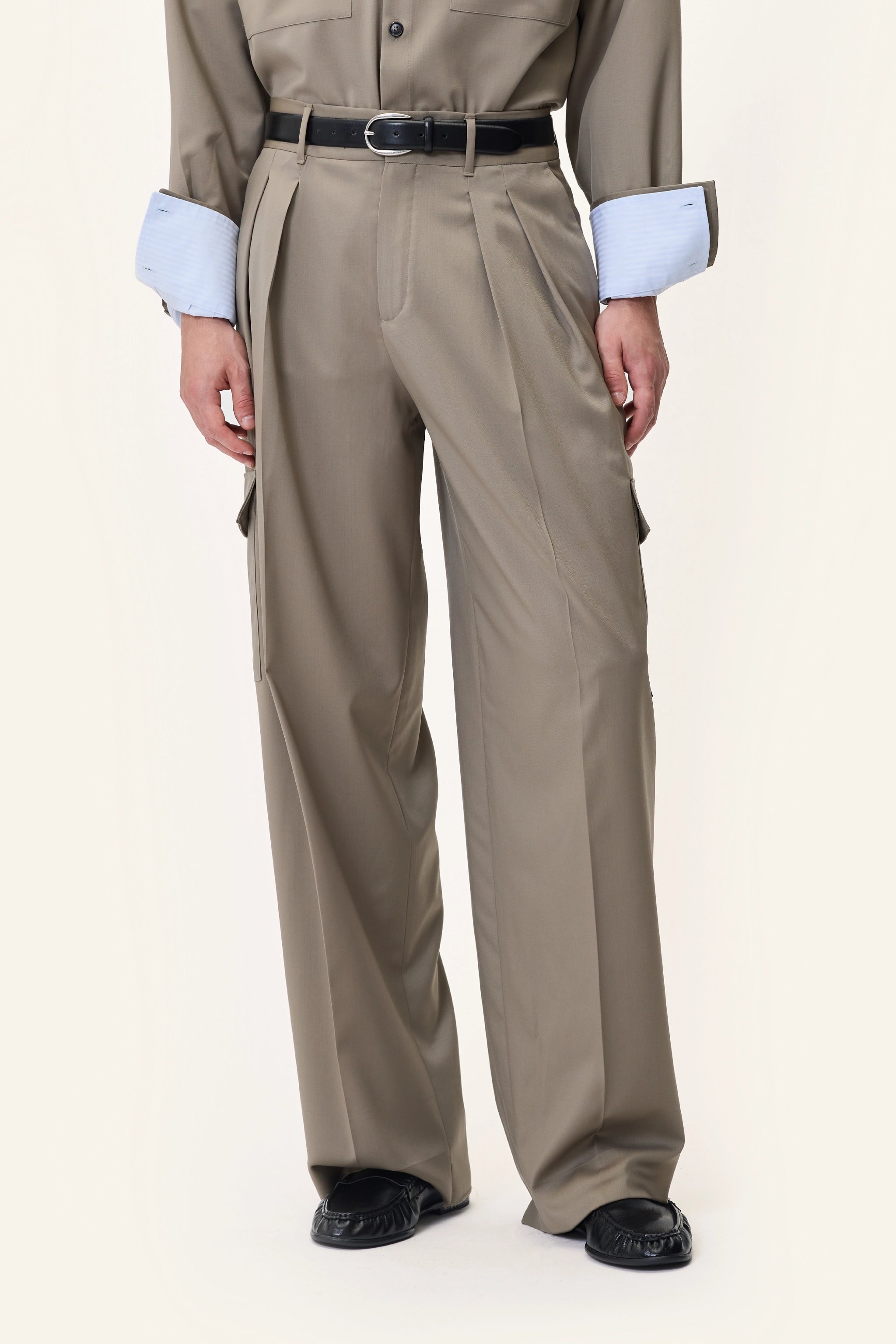 TAILORED PANTS IN TAUPE