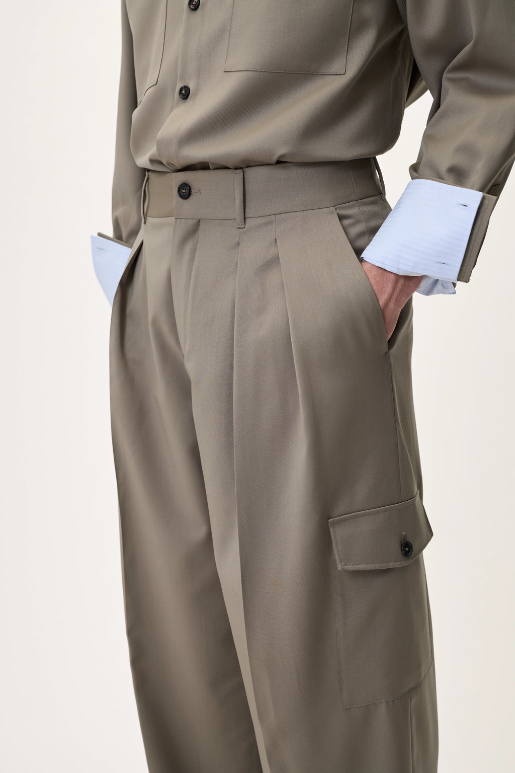 TAILORED PANTS IN TAUPE