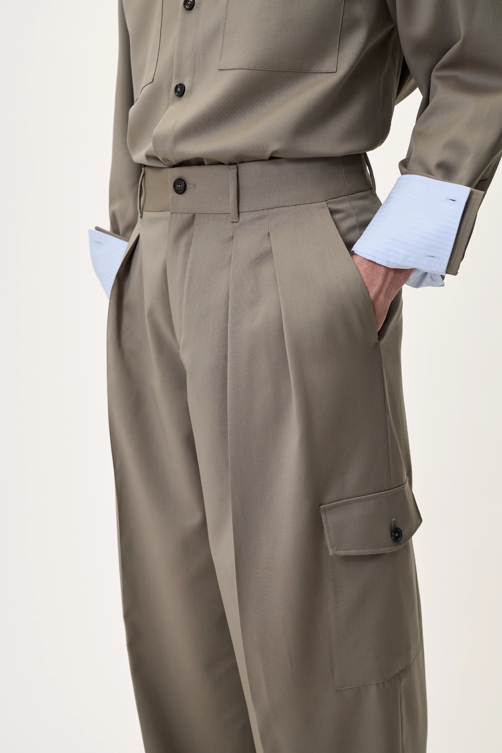 TAILORED PANTS IN TAUPE