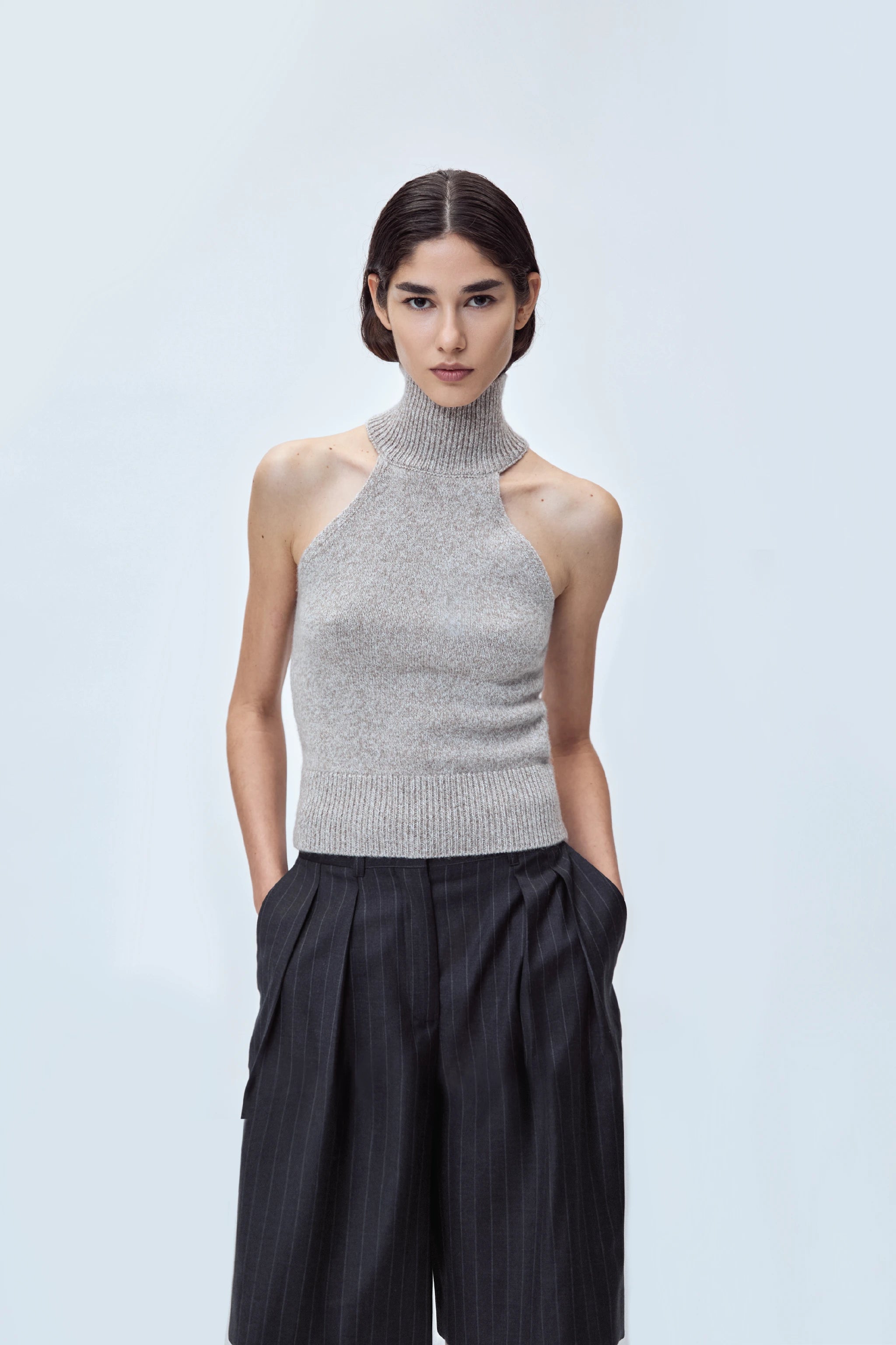 SLEEVELESS KNIT TOP IN CASHMERE WOOL BLEND