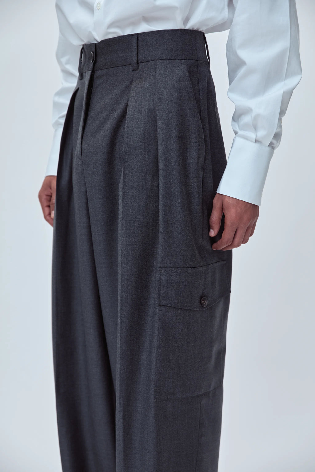DOUBLE-PLEATED TAILORED PANT IN VIRGIN WOOL