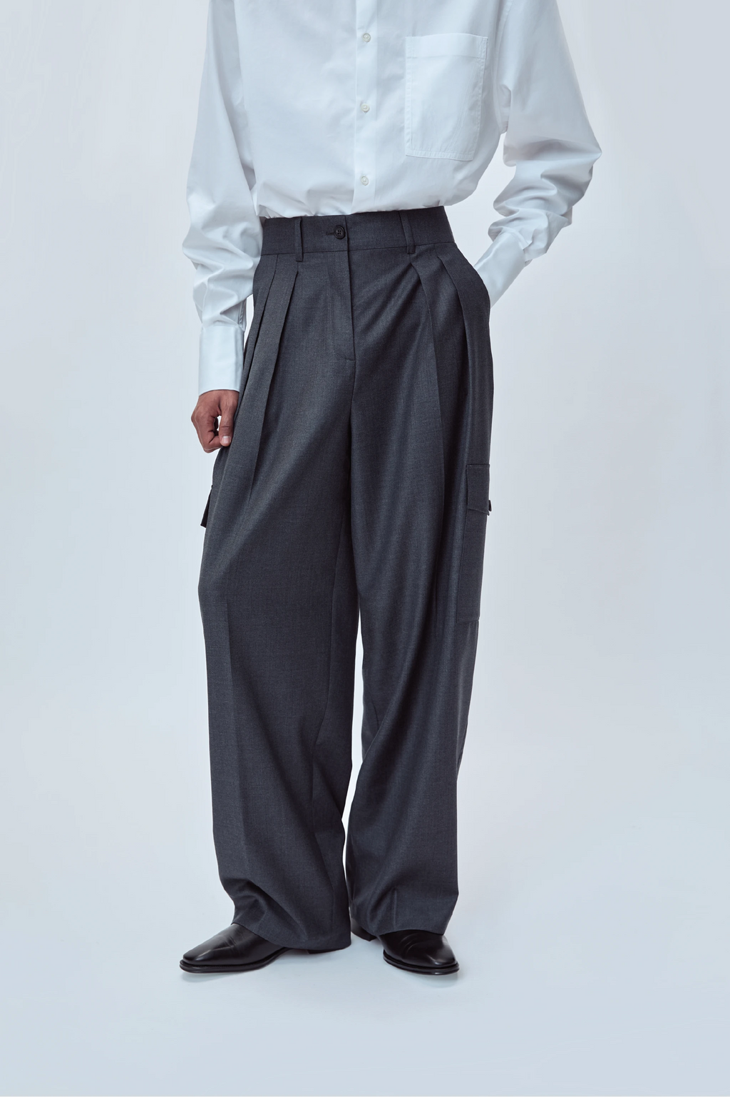 DOUBLE-PLEATED TAILORED PANT IN VIRGIN WOOL