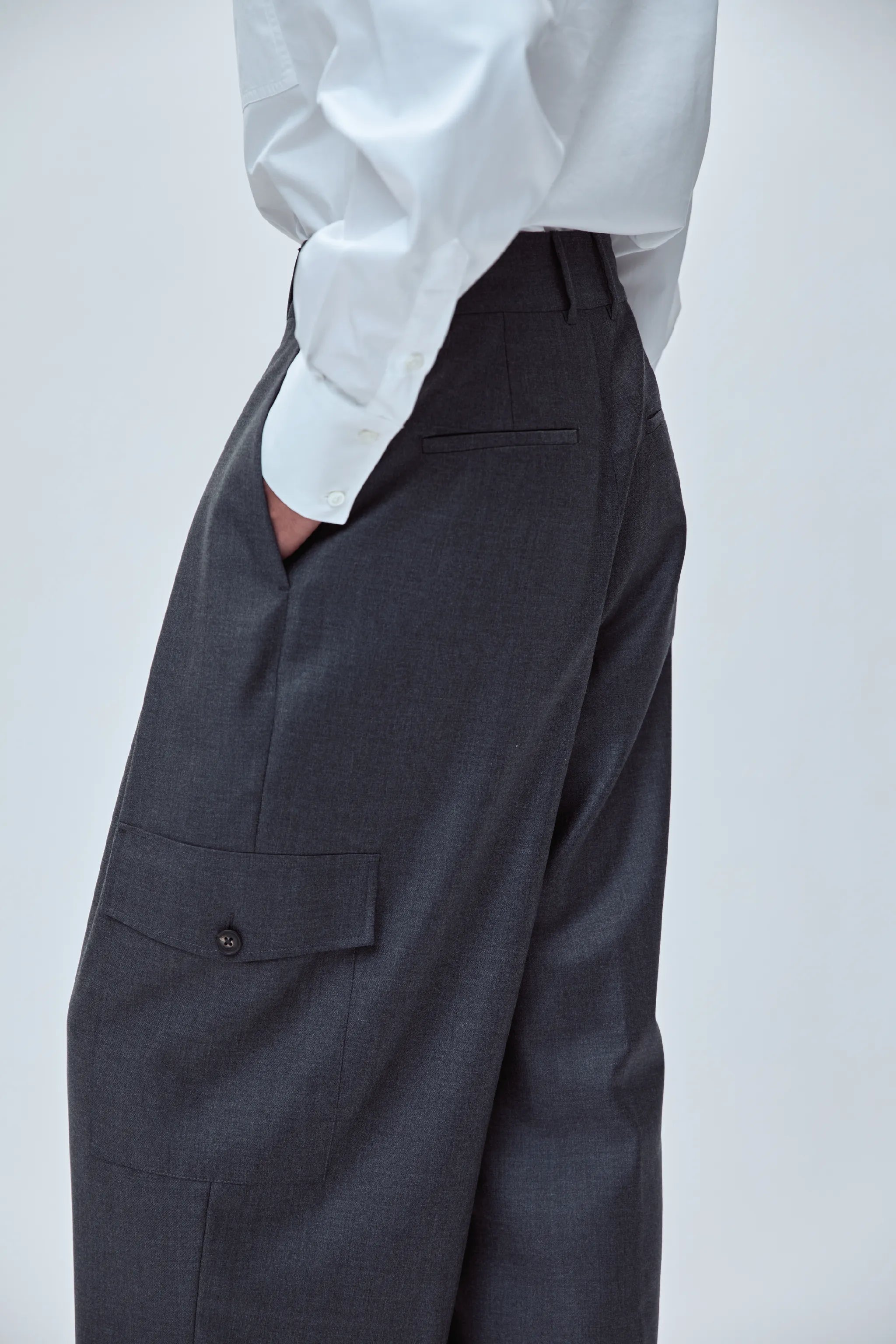 DOUBLE-PLEATED TAILORED PANT IN VIRGIN WOOL