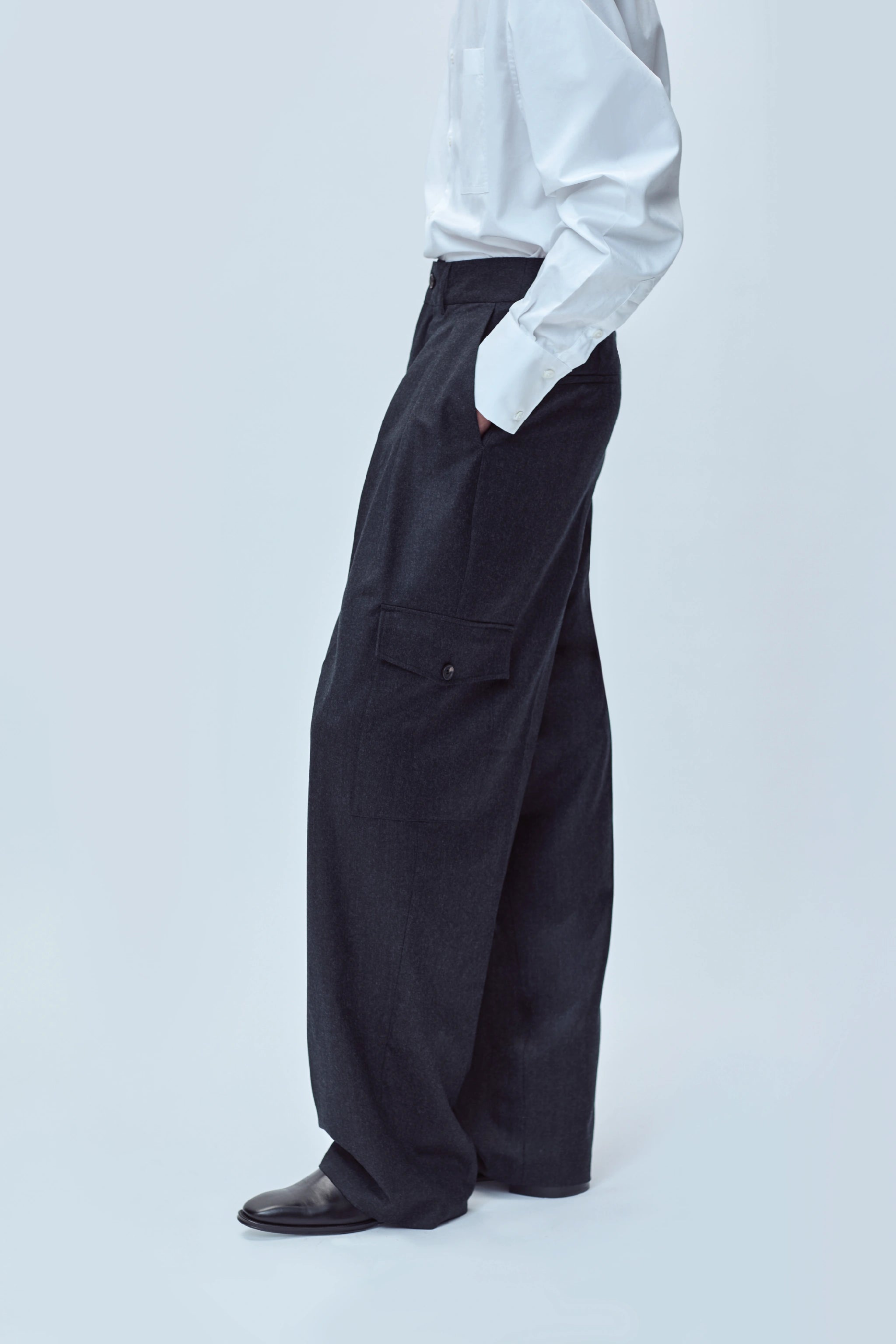 DOUBLE-PLEATED TAILORED PANT IN VIRGIN WOOL FLANNEL